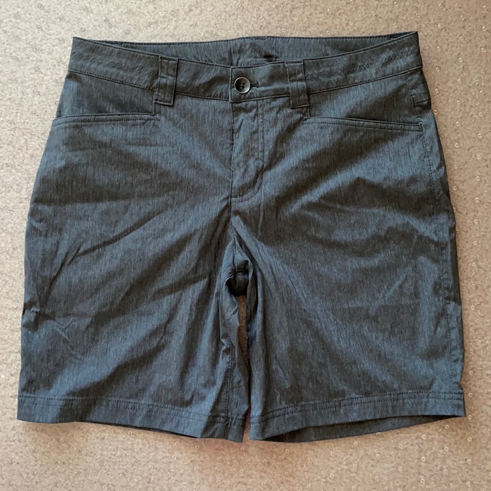 Eddie Bauer Bermuda Shorts - Size 6